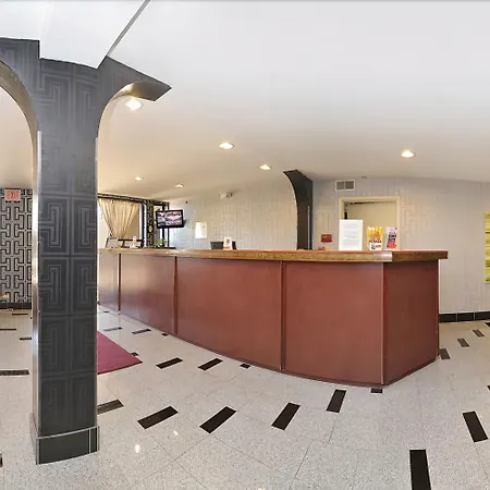 Motel Super 8 By Wyndham Hermitage 2*
