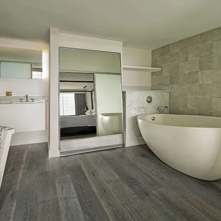 Hotel Sheraton Grand Downtown 4*