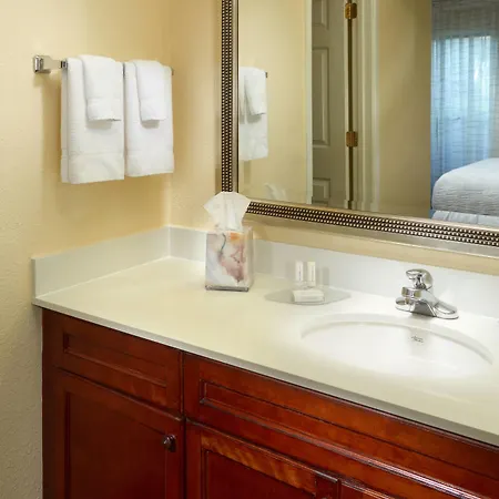 By Marriott Airport 3*