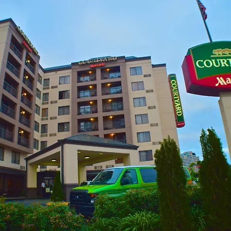Courtyard By Marriott Vanderbilt West End Hotel