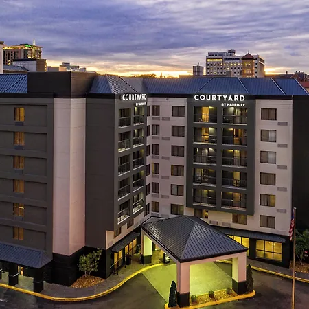 Courtyard By Marriott Vanderbilt West End Hotel 3*