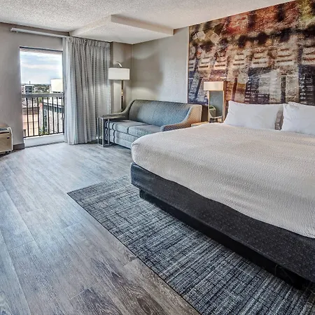 Hotel Courtyard By Marriott Vanderbilt West End 3*
