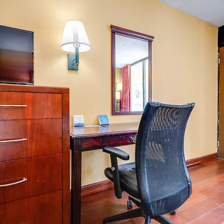 Days Bna St Thomas W Hosp Hotel