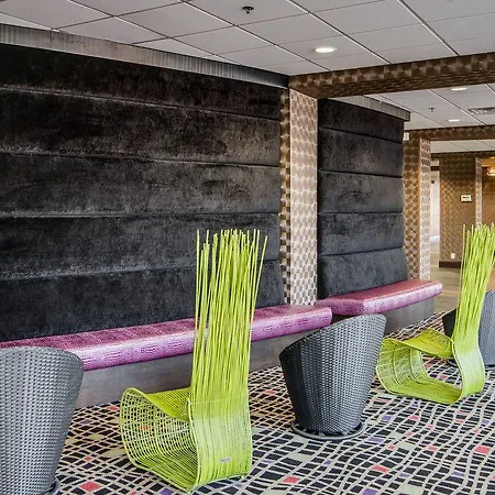 Hotel Downtown - Stadium By Ihg