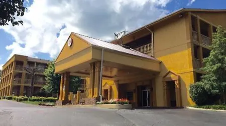 Red Lion & Airport Hotel 2*