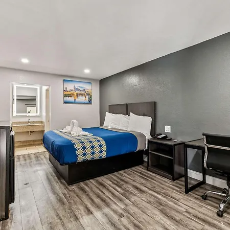 Hotel Knights Antioch Nashville