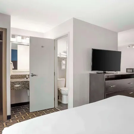 Hotel Comfort Airport - Bna Nashville
