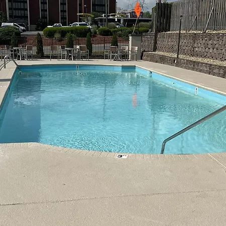 Hotel La Quinta By Wyndham Airport 3*