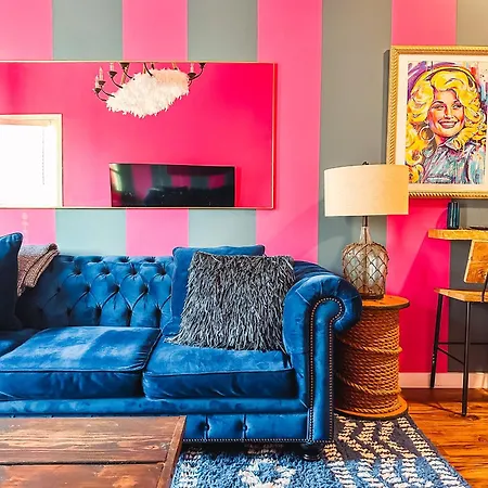 Holiday home Dolly's Yacht Club - Cozy Retreat Near Broadway