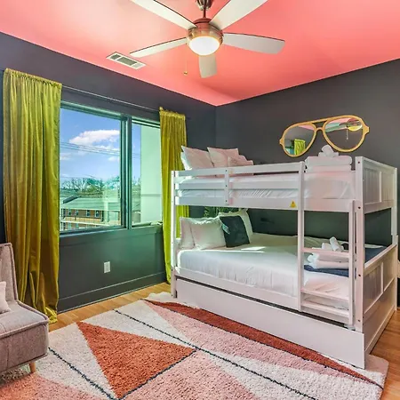 Vivid Vocals - 4 Mins To Broadway - Rooftop Patio Holiday home Nashville