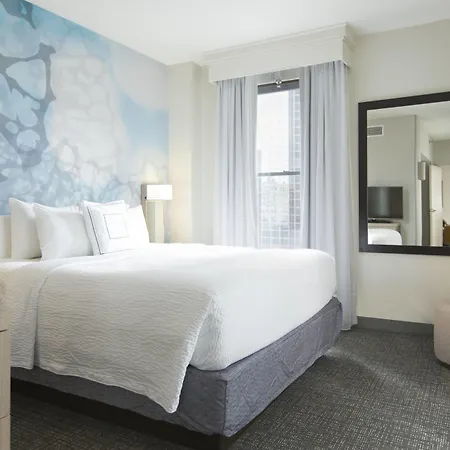 Courtyard By Marriott Downtown Hotel