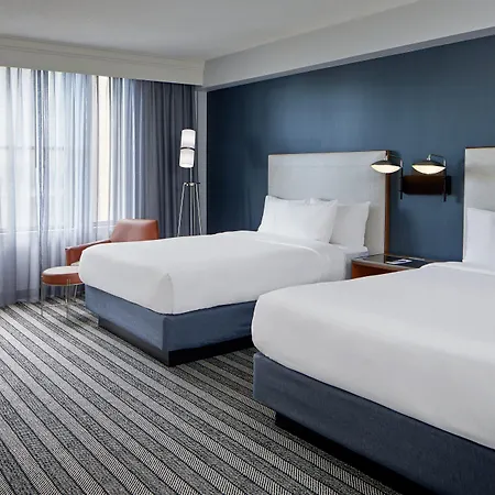 Courtyard By Marriott Downtown 3*