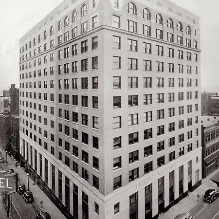Courtyard By Marriott Downtown Hotel