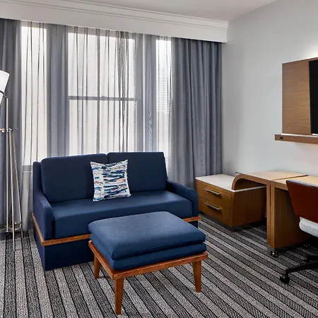 Courtyard By Marriott Downtown Nashville