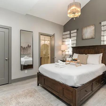 Gray Pearl- Single-family -4 Mins To Broadway Holiday home