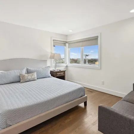 Gorgeous Home-2 Miles To Lower Broadway *