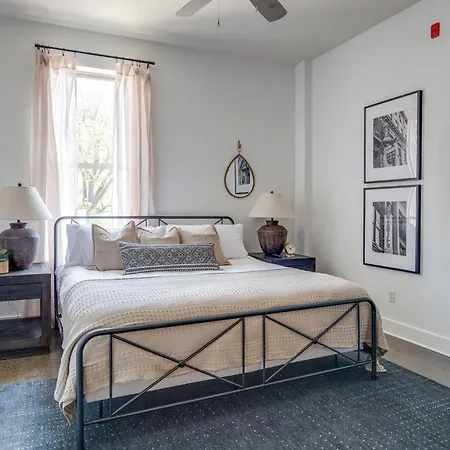 Lofts At 30th-two Beats-2 Units-mins To Broadway Holiday home *