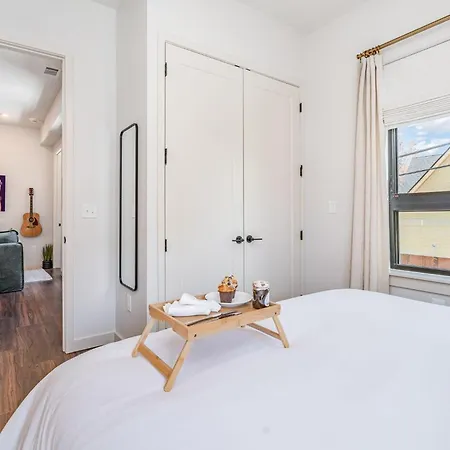Holiday home Harmony Octave-2 Units-pool/gym-4 Mins To Broadway *