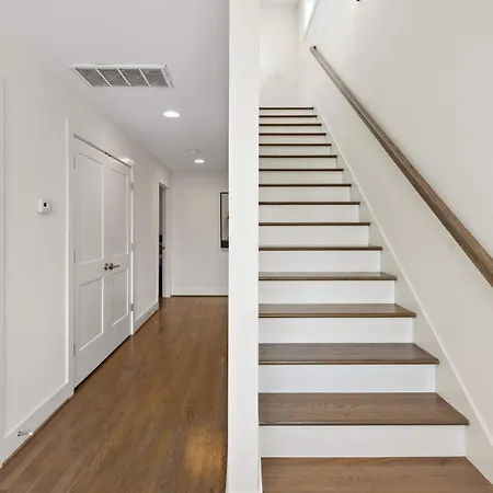 Gorgeous Home-2 Miles To Lower Broadway *