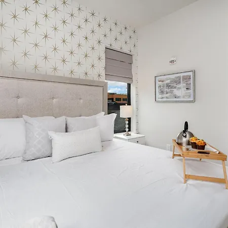 Holiday home Harmony Octave-2 Units-pool/gym-4 Mins To Broadway