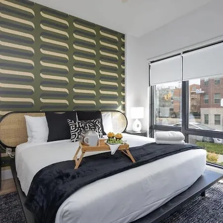 Holiday home Sleeps 42 7 Modern Midtown W Gym, Pool, Walkable To Shops & Eats Nashville