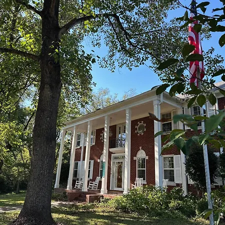 Villa Charmed Manor-5 Mi To Dt, Opry & Airport, Beautiful Antique Estate, Sleeps 12 *