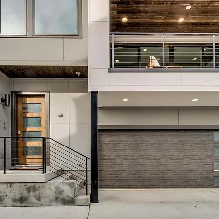 Stunning Skyline Manor - Rooftop Views Nashville