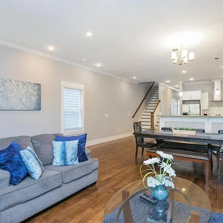 1a Rooftop Deck, 3mi Broadway, Side By Side Available Holiday home Nashville