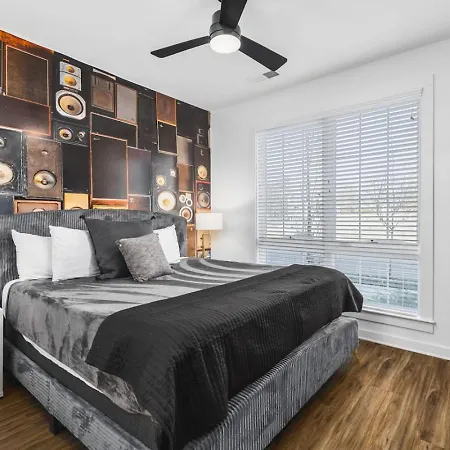Two Adjacent Homes Sleeps 24 Only 3 Miles To Broadway * Nashville