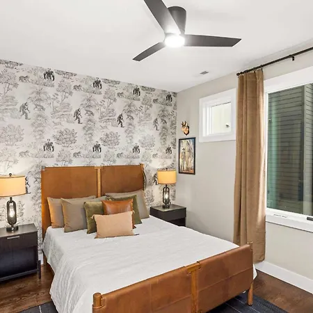 Holiday home Luxury House In With Rooftop Deck Nashville