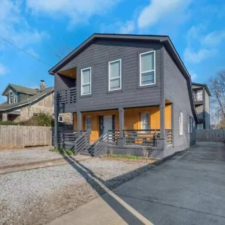 Spacious Duplex In Prime Location * Nashville