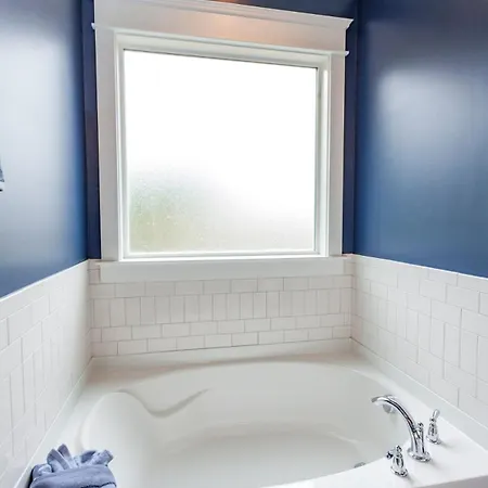 Holiday home 1a Rooftop Deck, 3mi Broadway, Side By Side Available