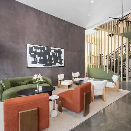 East Nash For 4 With Public Rooftop Near Dt