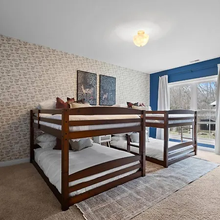 Retreat - Pool/hot Tub/karaoke/theatre + *