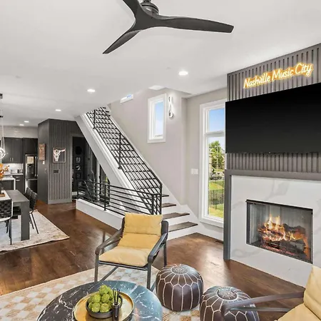 Luxury House In With Rooftop Deck * Nashville