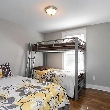 Holiday home 1a Rooftop Deck, 3mi Broadway, Side By Side Available Nashville