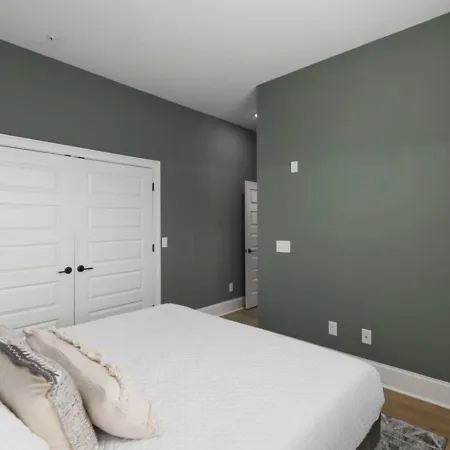 Holiday home Sleeps 32 Only 10 Minutes To Broadway 4 Side By Side *