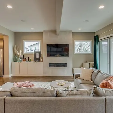 Villa Stunning Skyline Manor - Rooftop Views Nashville