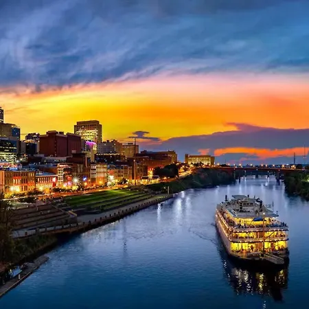 East Nash For 4 With Public Rooftop Near Dt Nashville