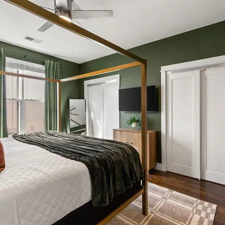 Holiday home Private Rooftop Near Vanderbilt Only 2 Miles From Downtown *