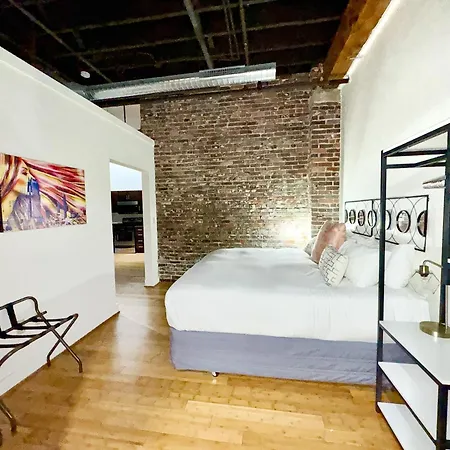 Rock Apartment *