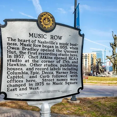 Holiday home Relax And Unwind On Music Row