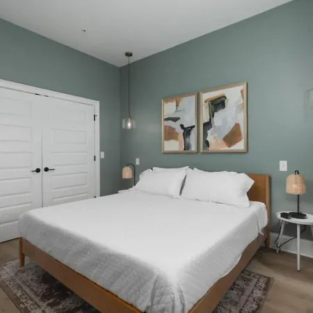 Sleeps 32 Only 10 Minutes To Broadway 4 Side By Side Holiday home Nashville