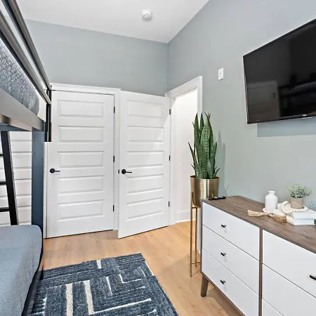 Holiday home Only 3 Miles From Broadway Sleeps 16 Two Side By Side