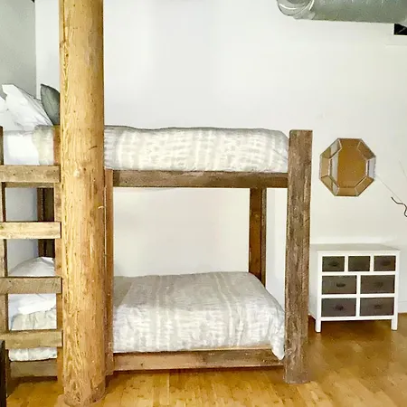 Rock Apartment *