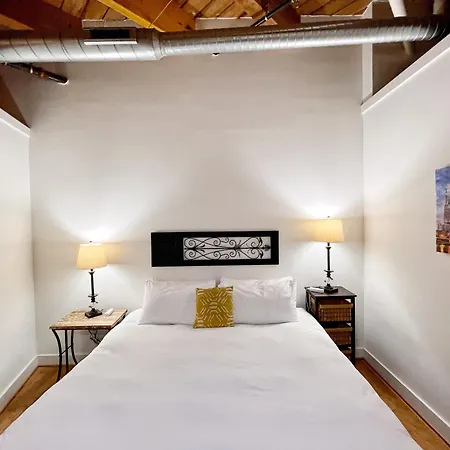 No Show Jones Apartment *