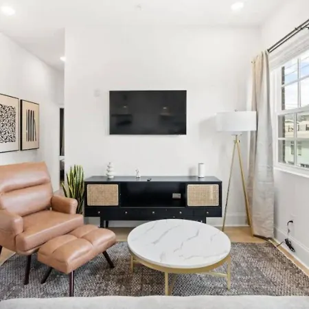 Holiday home Sleeps 32 Only 10 Minutes To Broadway 4 Side By Side Nashville
