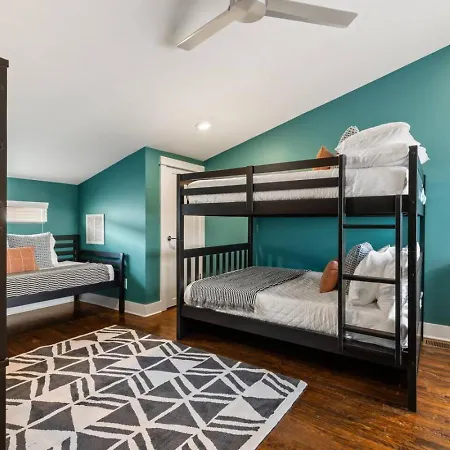 Holiday home Private Rooftop Near Vanderbilt Only 2 Miles From Downtown *
