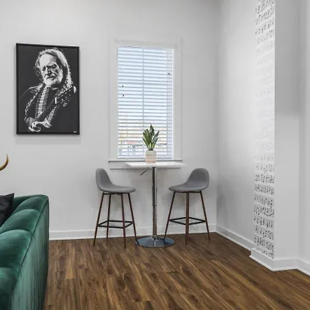 Holiday home Two Adjacent Homes Sleeps 24 Only 3 Miles To Broadway Nashville