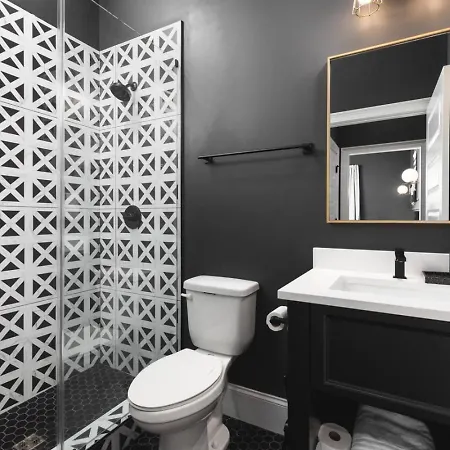 Holiday home Sleeps 32 Only 10 Minutes To Broadway 4 Side By Side Nashville